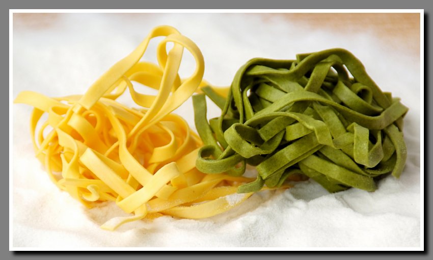 Tagliatelle paglia e fieno